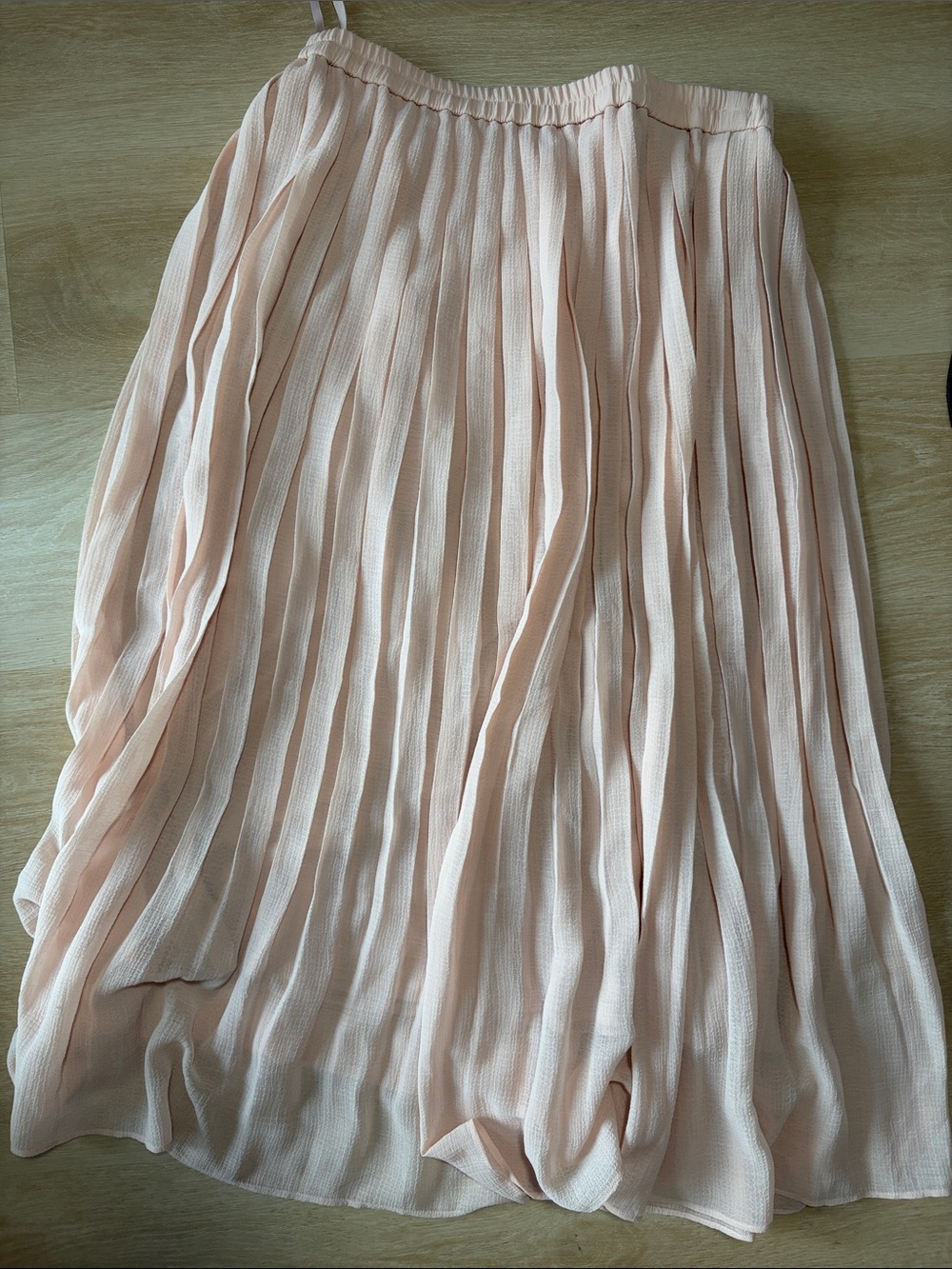 Uniqlo Pleated Maxi Skirt in Soft Pink